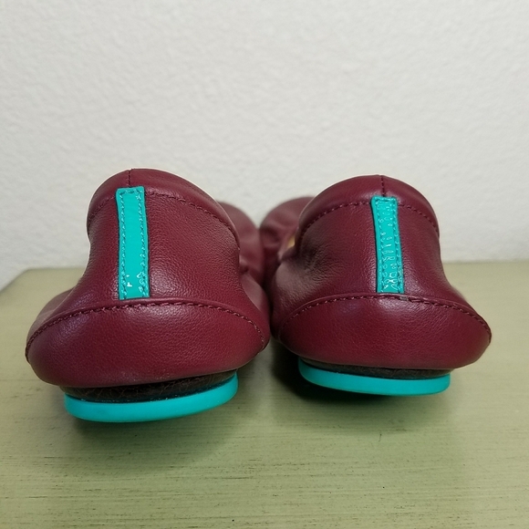 Tieks Burgundy Ballet Flats w/Accessories - Picture 9 of 11